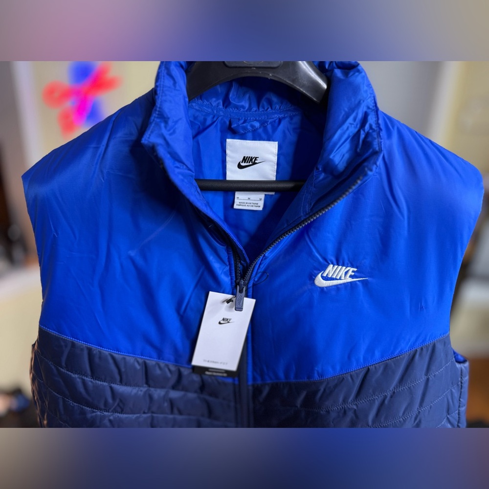 Gorgeous Nike Therma-FIT 
Midweight Puffer VEST!!! - Picture 6 of 9